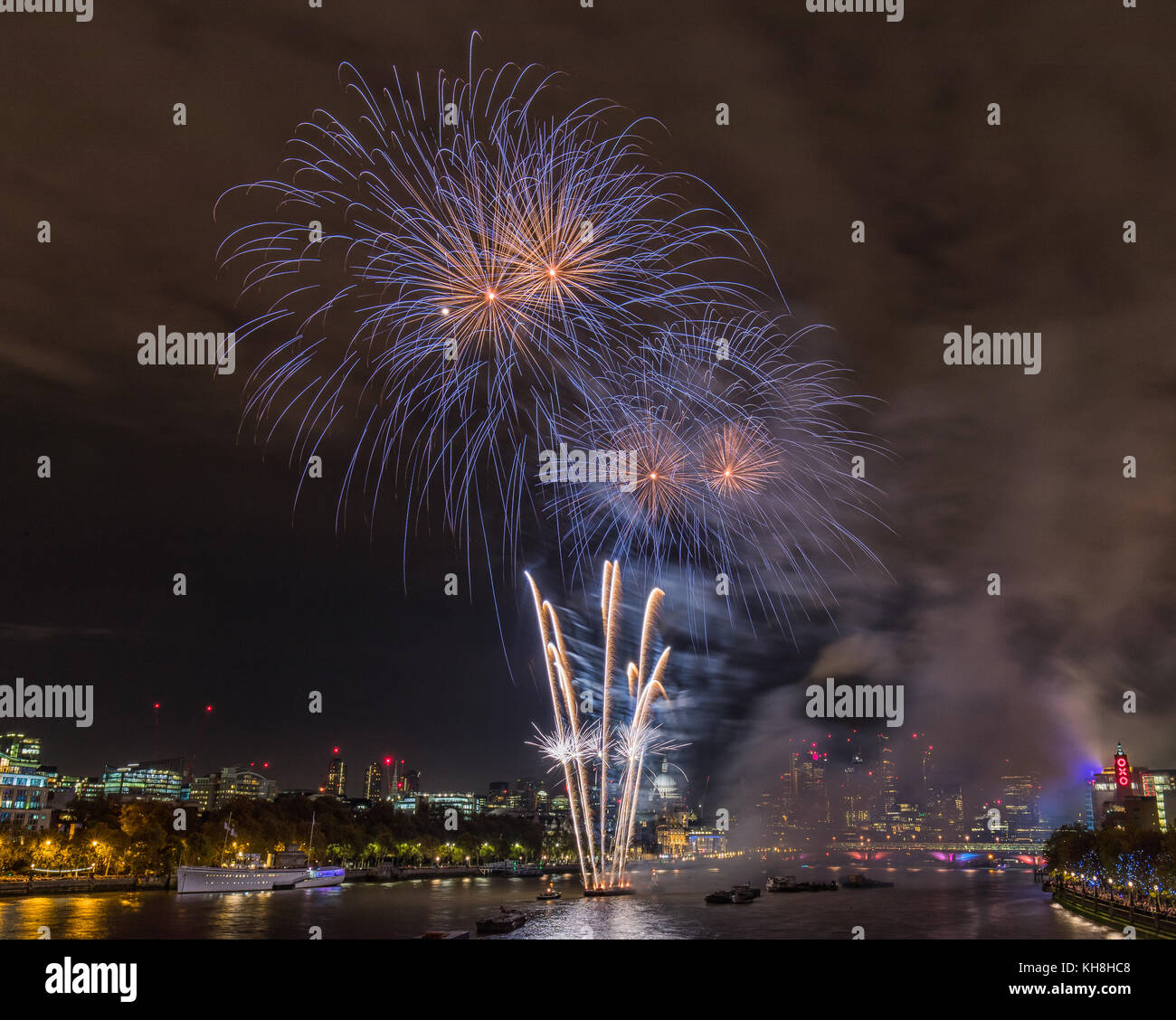 Lord Mayors Feuerwerk-Show auf der Themse, London 2017 Stockfoto