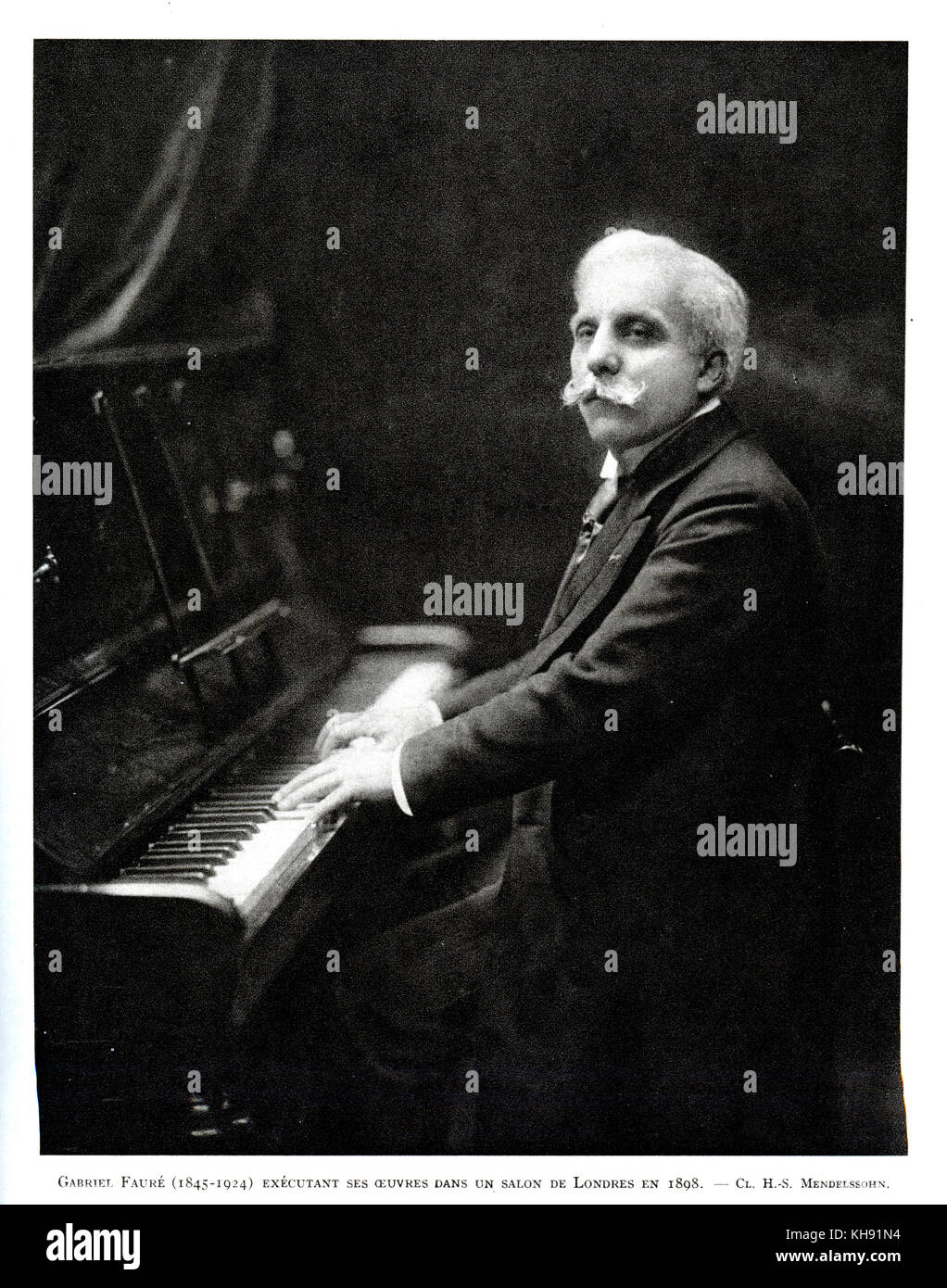 Gabriel Fauré - der französische Komponist Klavier spielen in London 1898. 12. Mai 1845. - 4. November 1924. Stockfoto