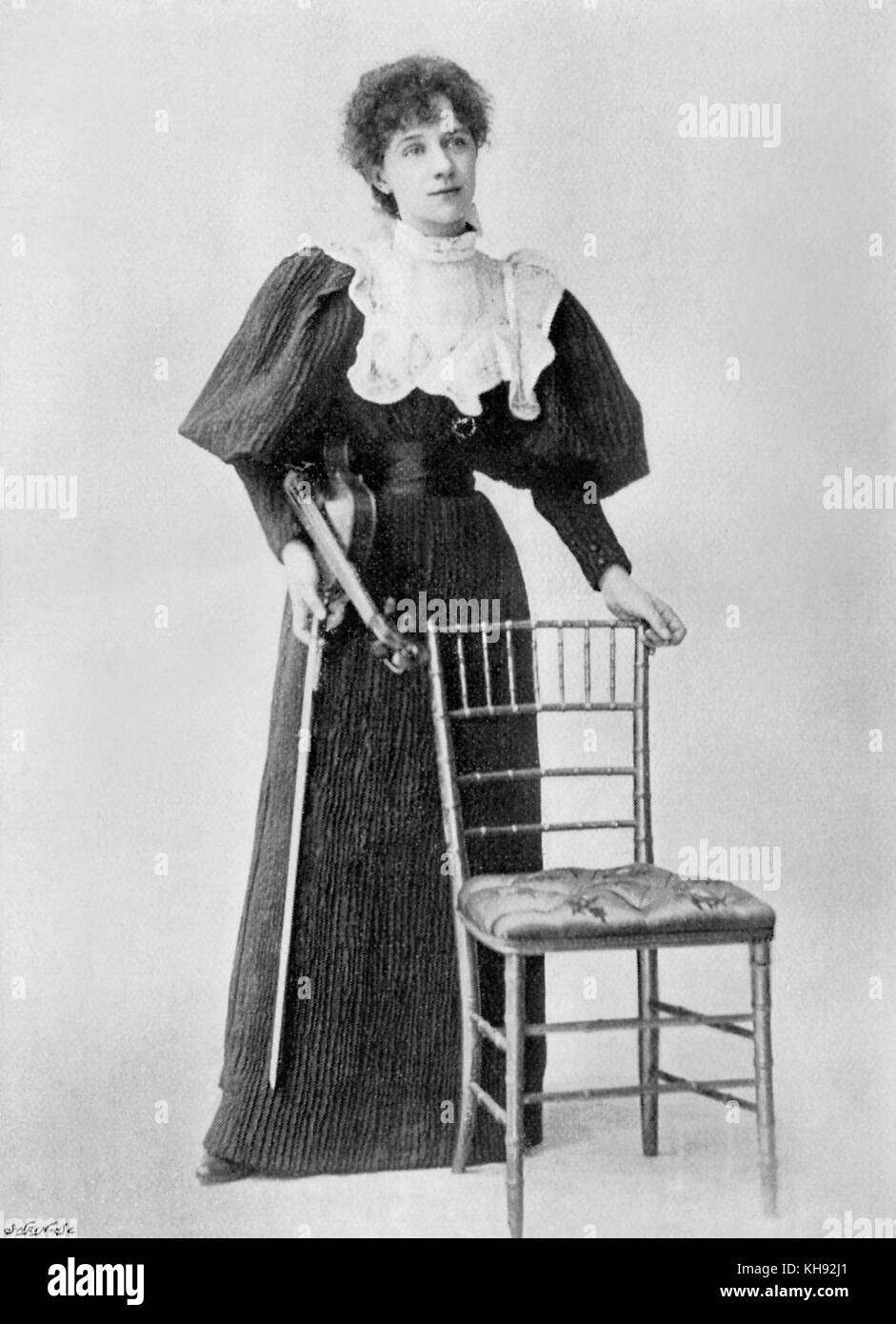 Louise Welsh Nanney - Porträt der Geigerin. Stockfoto