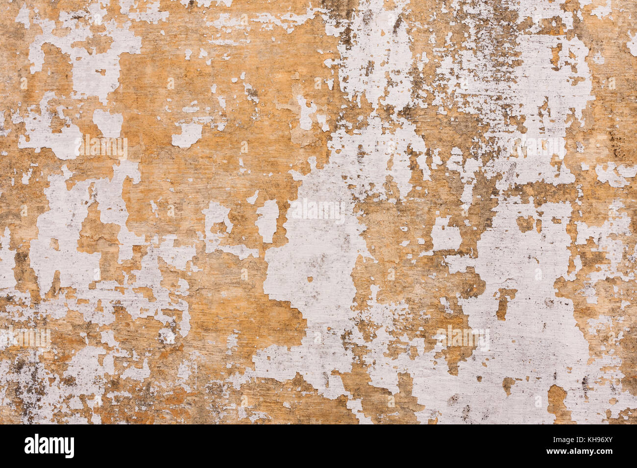 Abgeplatzte Farbe auf alte Mauer Hintergrund - Alte Zement verputzte Wand, dass die Farbe abgeplatzt ist. Stockfoto