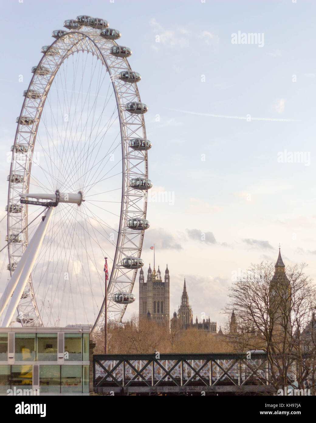 Beschriftung und Angaben von ikonischen London Eye, Großbritannien Stockfoto