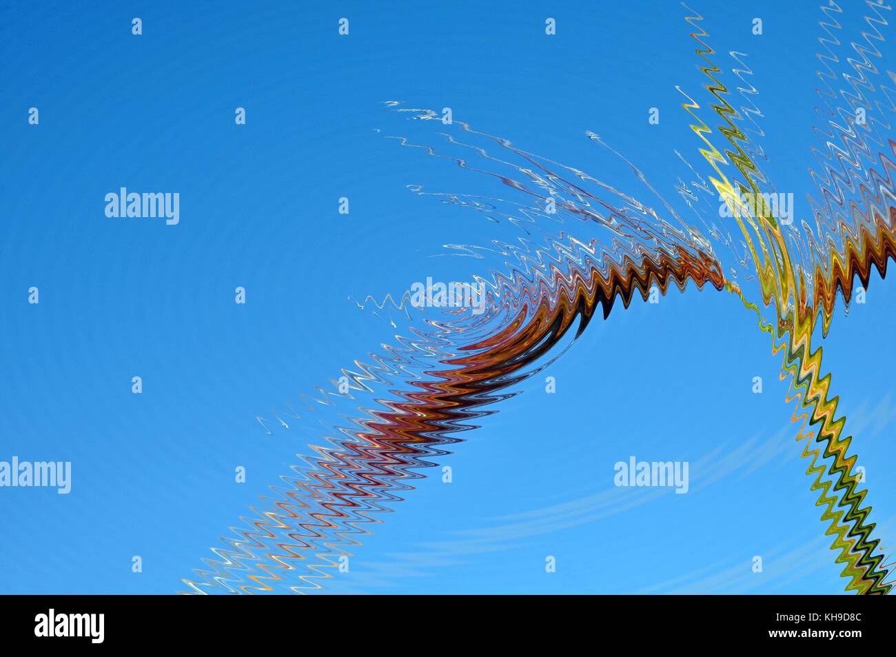 Digitale Kunst zur Schau stellen Gras Reflexion in den Strudel der Wasser. Stockfoto