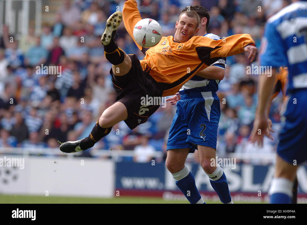 Footballer Kenny Miller Lesen v Wolverhampton Wanderers 30. April 2005 Stockfoto