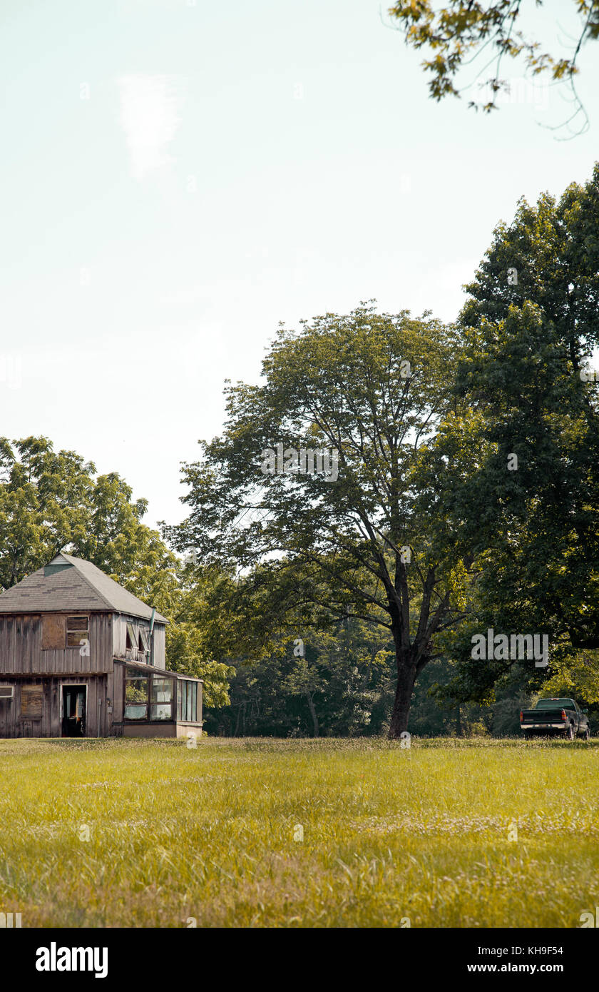Bauernhaus und Fahrzeug in New Jersey - USA Stockfoto