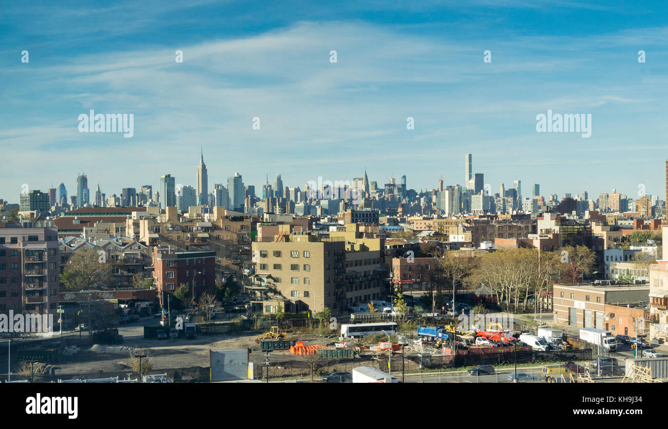 Die Skyline von New York ist aus Brooklyn am Samstag gesehen, 11. November 2017. (© Richard b. Levine) Stockfoto