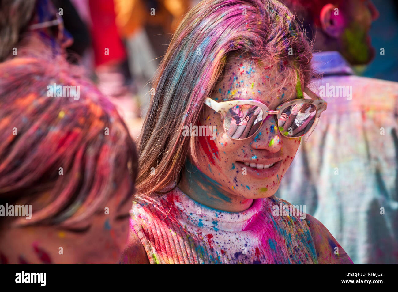 Holi ist ein hinduistisches Frühlingsfest feierte ursprünglich in Indien  und Nepal, die auch als das "Festival der Farben" oder das "Festival der  Liebe" bekannt Stockfotografie - Alamy