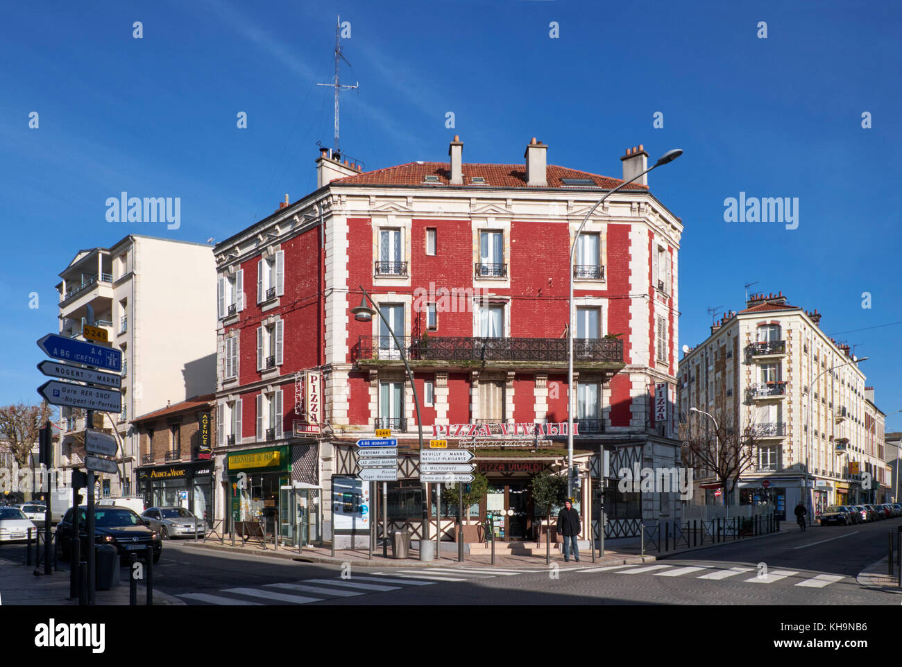 Pizza Restaurant an einem Scheideweg. Le Perreux-sur-Marne, Paris, Frankreich. Stockfoto