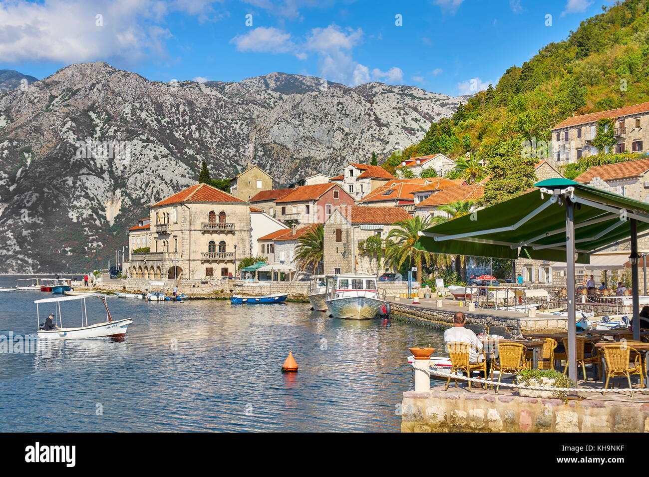 Perast balkan Dorf Berglandschaft, Bucht von Kotor, Montenegro Stockfoto