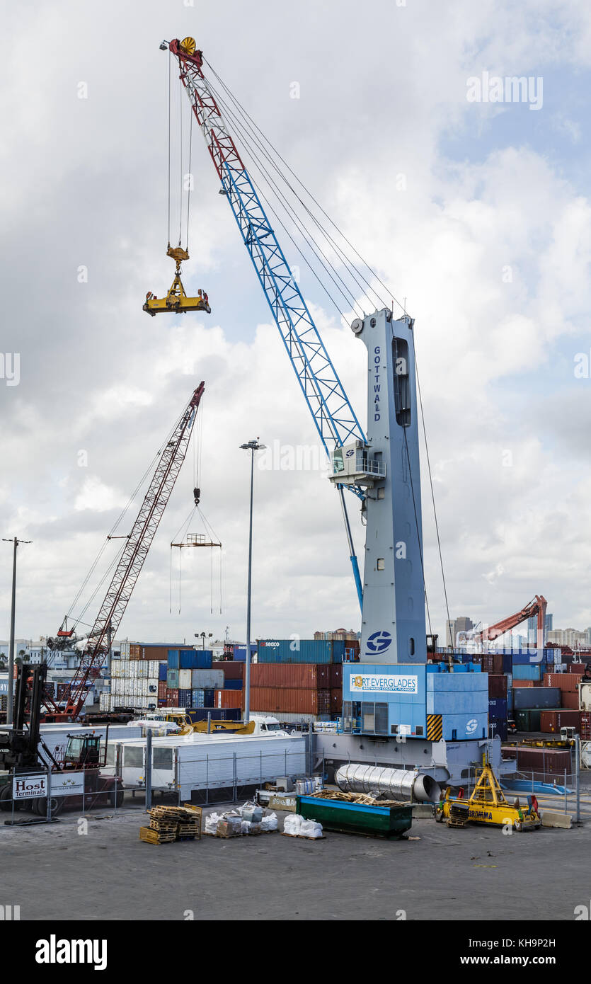 Schiffskran am Port Everglades Freight Yard Stockfoto