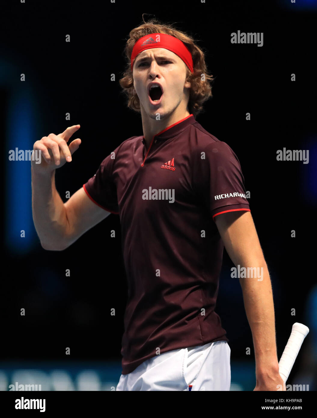 Alexander Zverev am fünften Tag des NITTO ATP World Tour Finals in der O2 Arena, London. DRÜCKEN Sie VERBANDSFOTO. Bilddatum: Donnerstag, 16. November 2017. Siehe PA Geschichte TENNIS London. Bildnachweis sollte lauten: Adam Davy/PA Wire. EINSCHRÄNKUNGEN: Nur redaktionelle Verwendung, keine kommerzielle Nutzung ohne vorherige Genehmigung Stockfoto