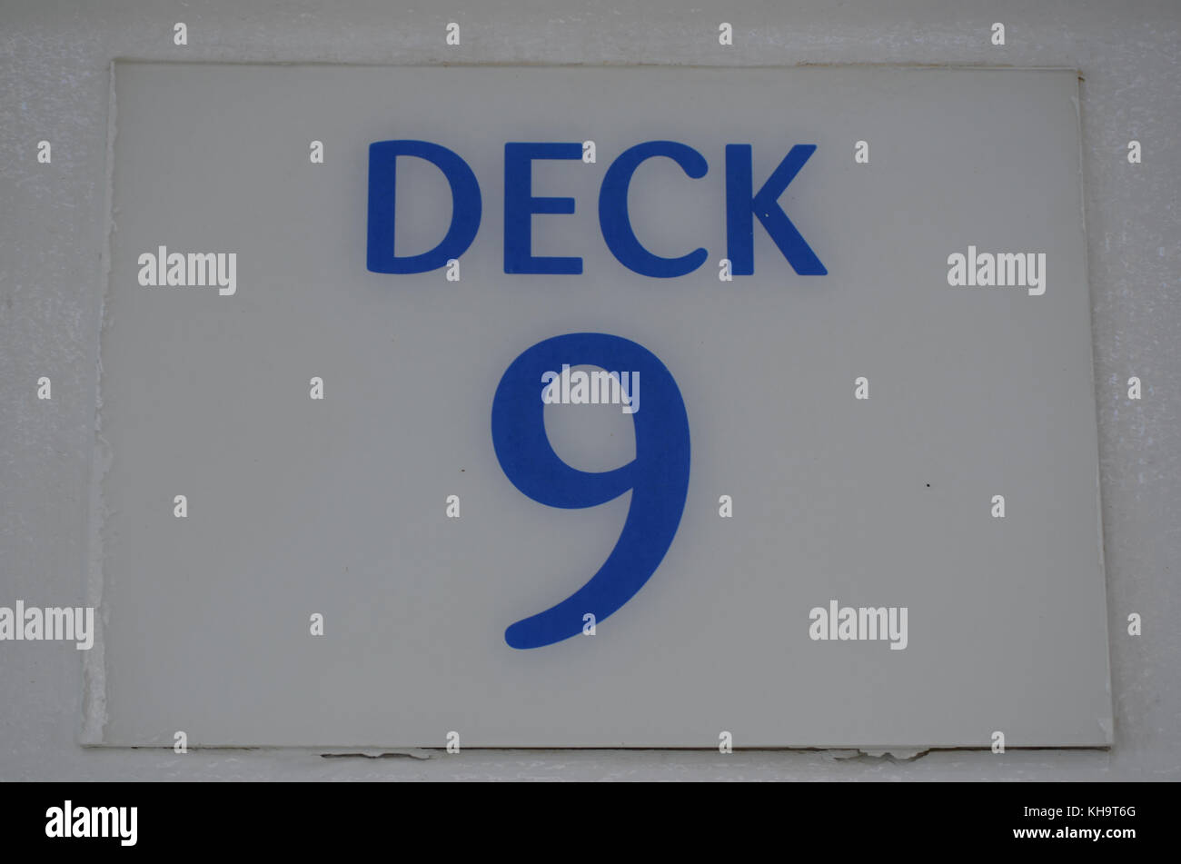 Deck 9 Zeichen auf Kreuzfahrtschiff Australien Stockfoto