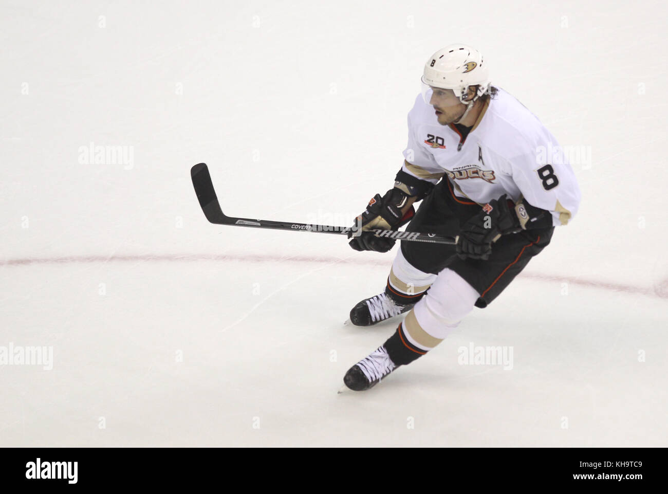 Washington DC, 23. DEZEMBER: #8 Teemu Selanne während eines NHL-Spiels in der regulären Saison zwischen den Anaheim Ducks und den Washington Capitals im Verizon Center in Washington, DC am 23. Dezember 2013. Kredit: MPI34/MediaPunch Inc Stockfoto