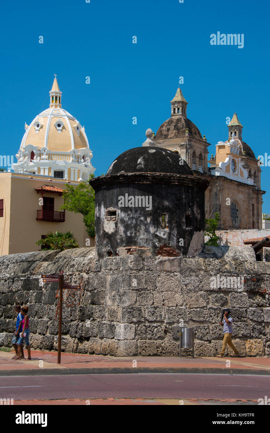 Südamerika, Kolumbien, Cartagena. Altstadt historische Stadtzentrum, Unesco. Stadtmauer Blick auf st. Peter Claver Plaza aka San Pedro Claver aus Stockfoto