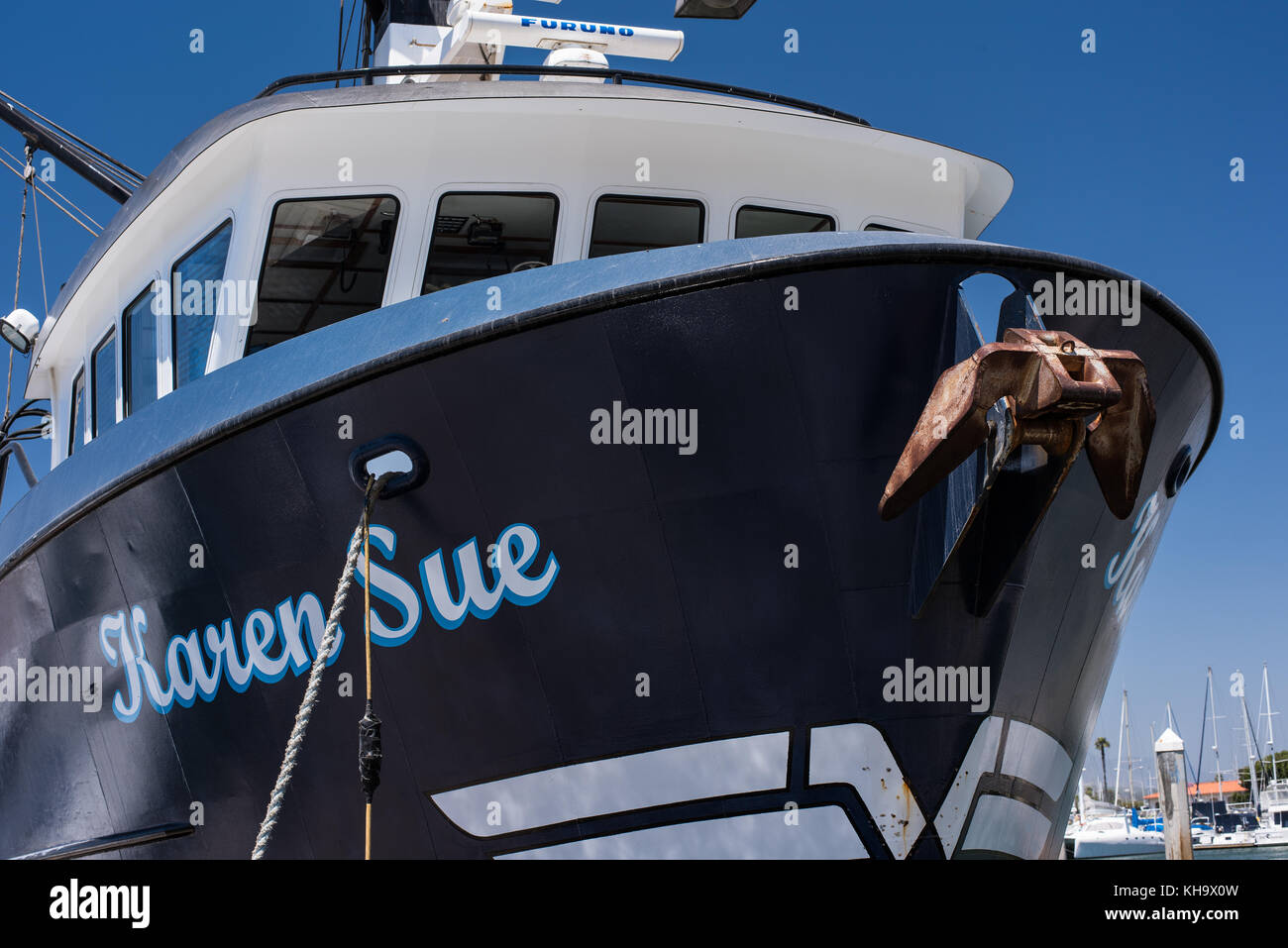 Foto karen Dunkelblau und Weiß Fischerboot Ventura harbor Kalifornien Sue Stockfoto