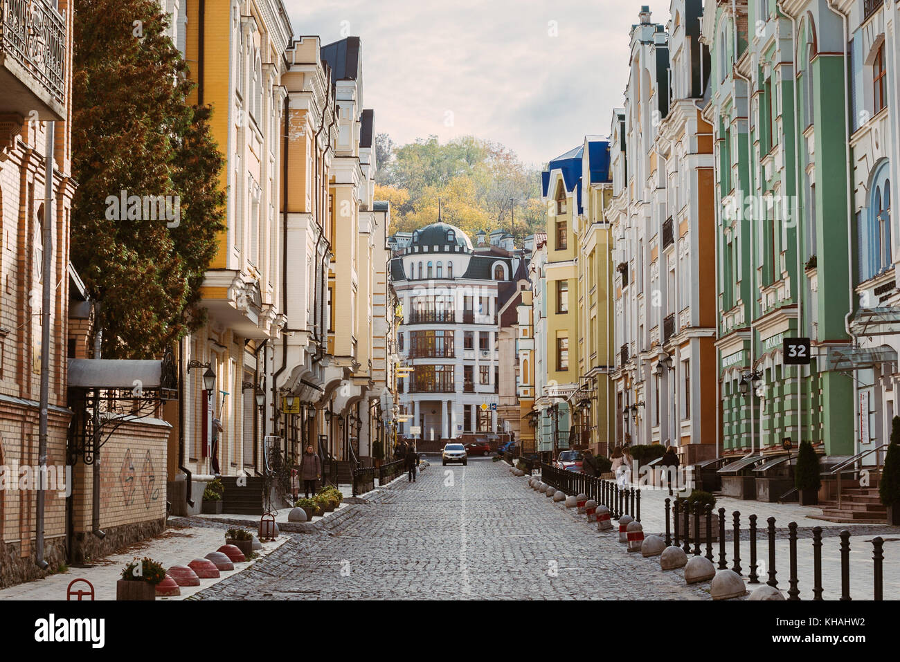 Vozdvyzhenka, einer hellen und farbenfrohen Geisterstadt Vorort von Kiew, voll von modernen Gebäuden Tribut zu einem im Stil des 19. Jahrhunderts, aber letztlich leer Stockfoto