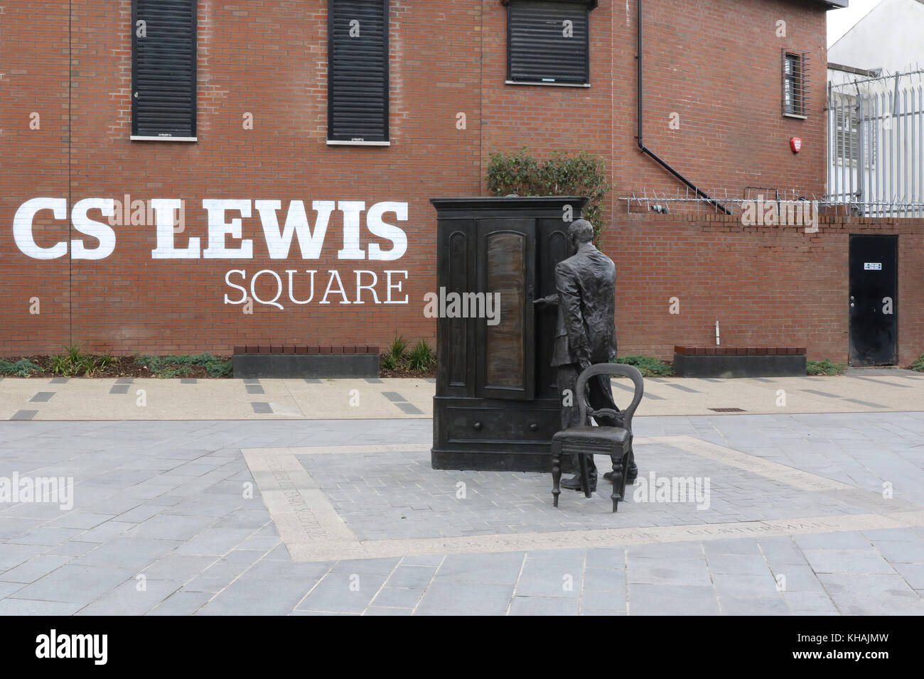 "Der Sucher" Skulptur C S Lewis Square Belfast Nordirland. ** Die redaktionelle Nutzung nur ** Stockfoto