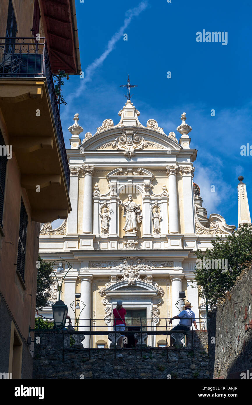 Europa. Italien. Ligurien. Golf von Tigullio, Italienische Riviera. Santa Margherita. Die barocke Kirche San Giacomo. Stockfoto