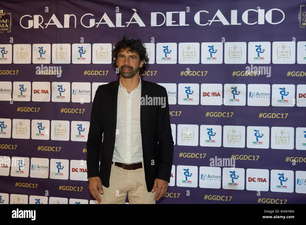 Mailand, Italien. November 2017. Damiano Tommasi, ehemaliger Roma-Mittelfeldspieler und italienischer Nationalfußballspieler, heute Präsident des AIC (Italienischer Fußballverband), bei der Pressekonferenz anwesend, die den "Gran Galà del calcio"-Abend vorstellt. Quelle: Luca Marenda/Pacific Press/Alamy Live News Stockfoto