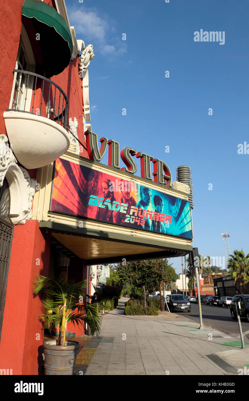 Blade Runner 2049 Film Zeichen außerhalb des historischen Vista Theater Cinema Gebäude auf dem Hollywood und dem Sunset Boulevard, Kalifornien, USA KATHY DEWITT Stockfoto