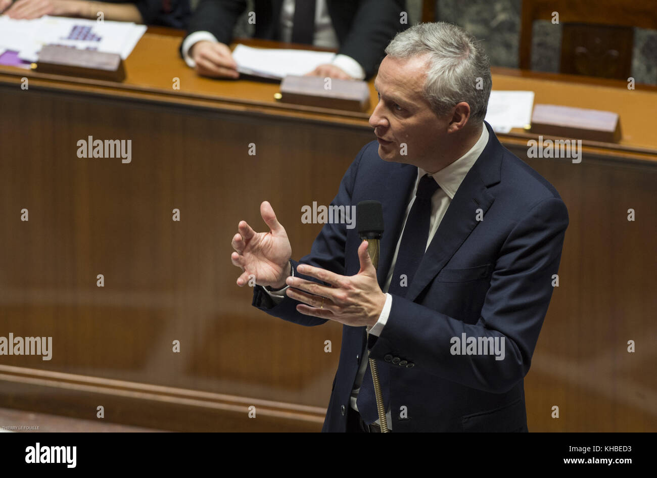 Paris, Frankreich. 15 Nov, 2017. Minister der Wirtschaft bruno Lemaire gesehen die Teilnahme an einer Sitzung der Fragen zur Regierung in der Nationalversammlung. Credit: Thierry Le fouille/Sopa/zuma Draht/alamy leben Nachrichten Stockfoto