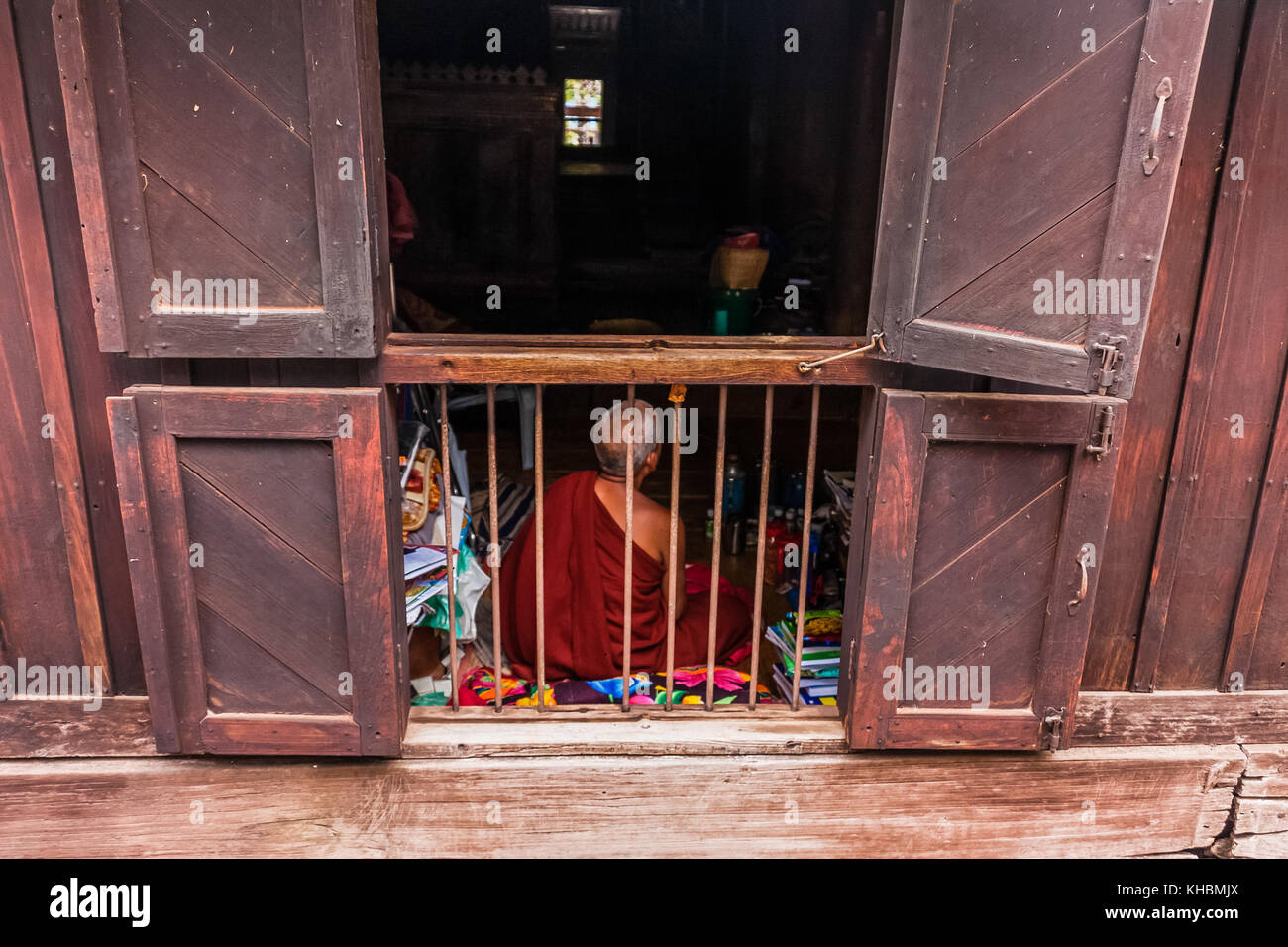 Ein Mönch Lehrer, Bagaya-Kloster, Amarapura, Myanmar Stockfoto