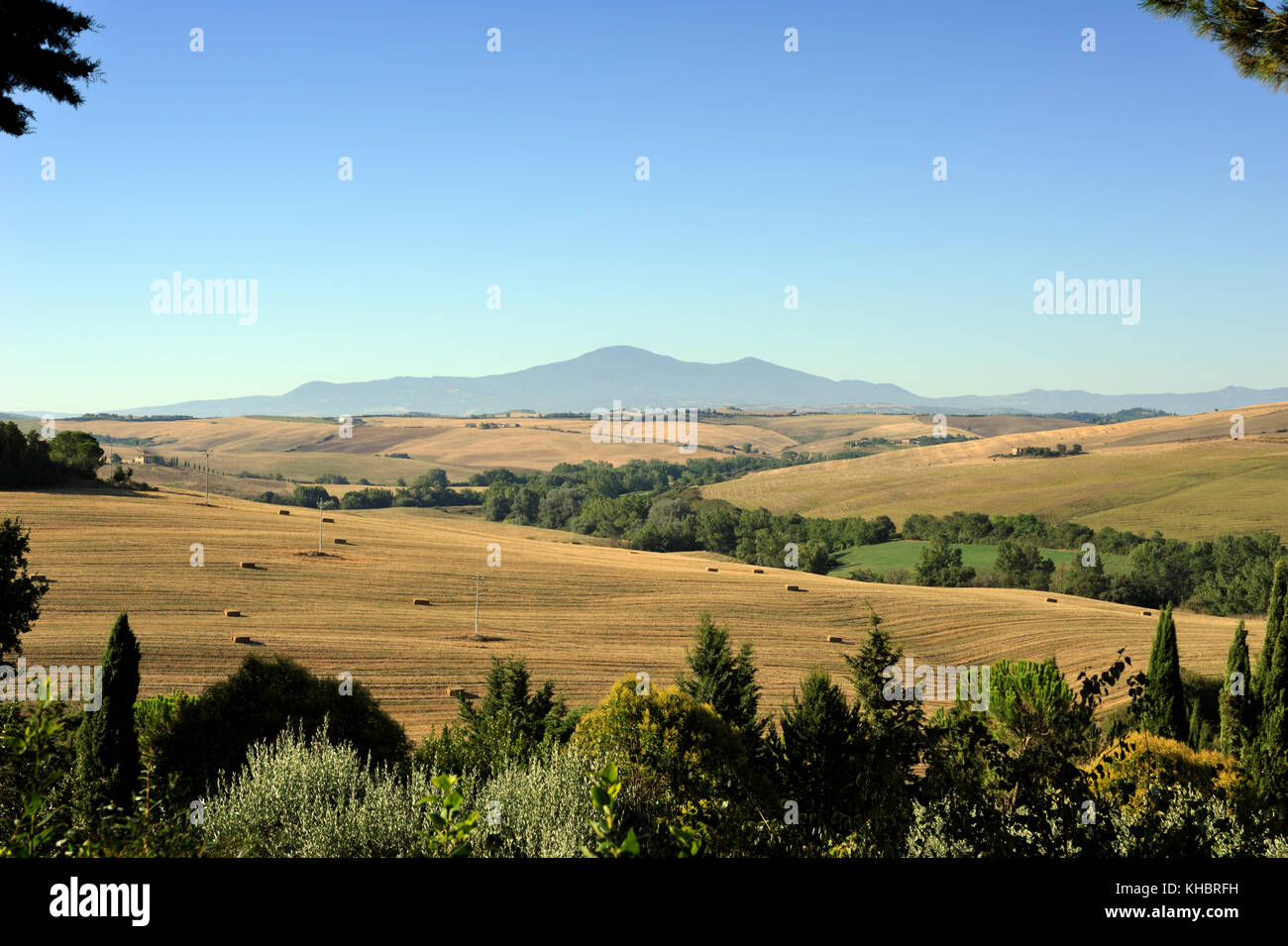 Italien, Toskana, Crete Senesi, Landschaft und Monte Amiata Stockfoto