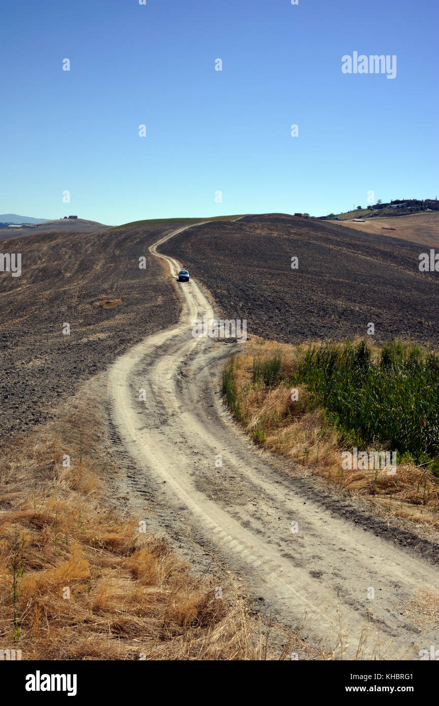 Italien, Toskana, Crete Senesi, Landweg Stockfoto