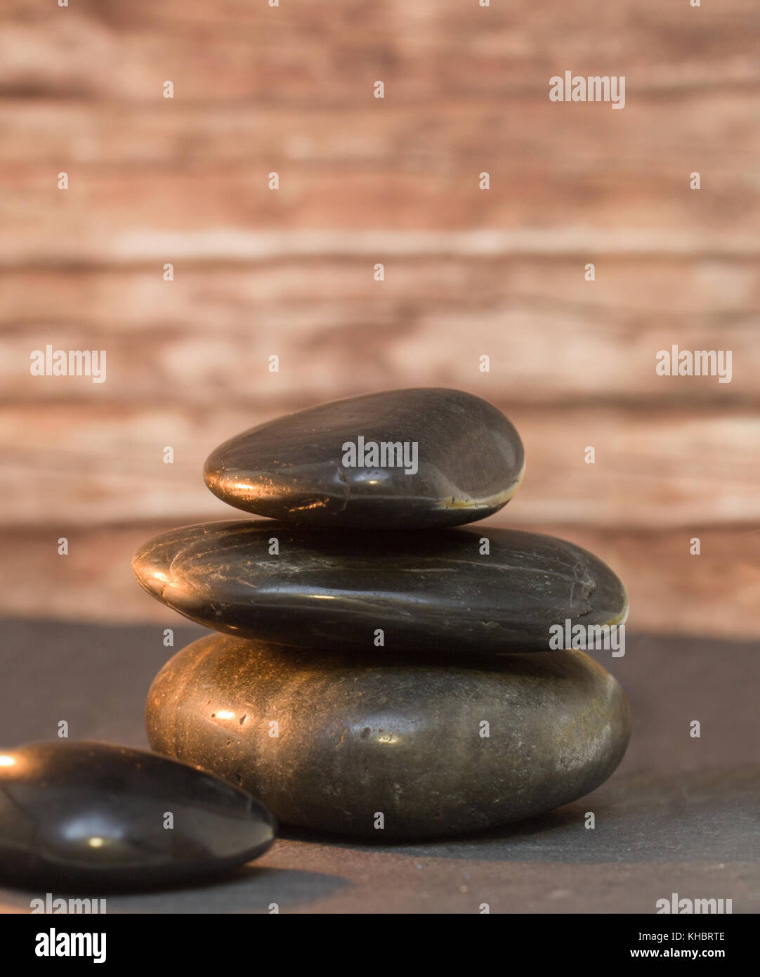 Steine für Hot Stone Massage Stockfoto