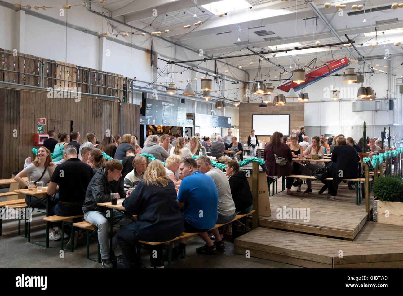 Innenraum der Werft Food Market, Helsingør, Seeland, Dänemark, Europa Stockfoto