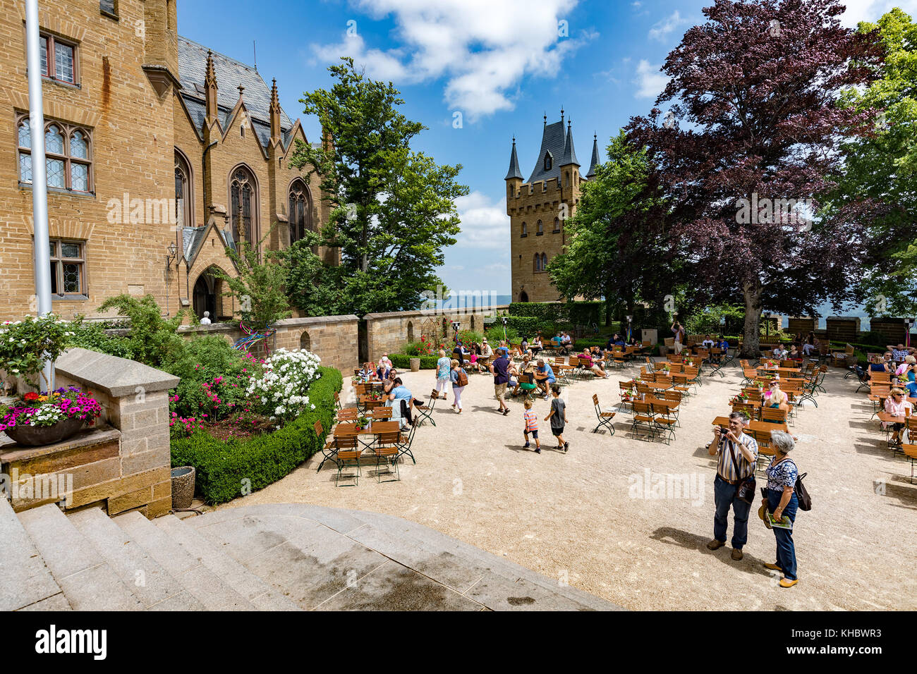 Die Burg Hohenzollern, Deutschland - 24. Juni 2017: Burg Hohenzollern (deutsch: Über dieses sound Burg Hohenzollern) ist der Stammsitz der Kaiserlichen h Stockfoto