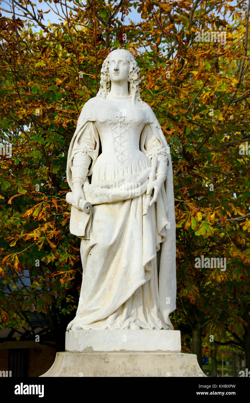 Paris, Frankreich. Jardin du Luxembourg (6. Arr) Statue: Anne von Österreich (1601-1666) Königin von Frankreich als Ehefrau von Ludwig XIII. (Eine von 20 neunzehnten Jahrhundert Stockfoto