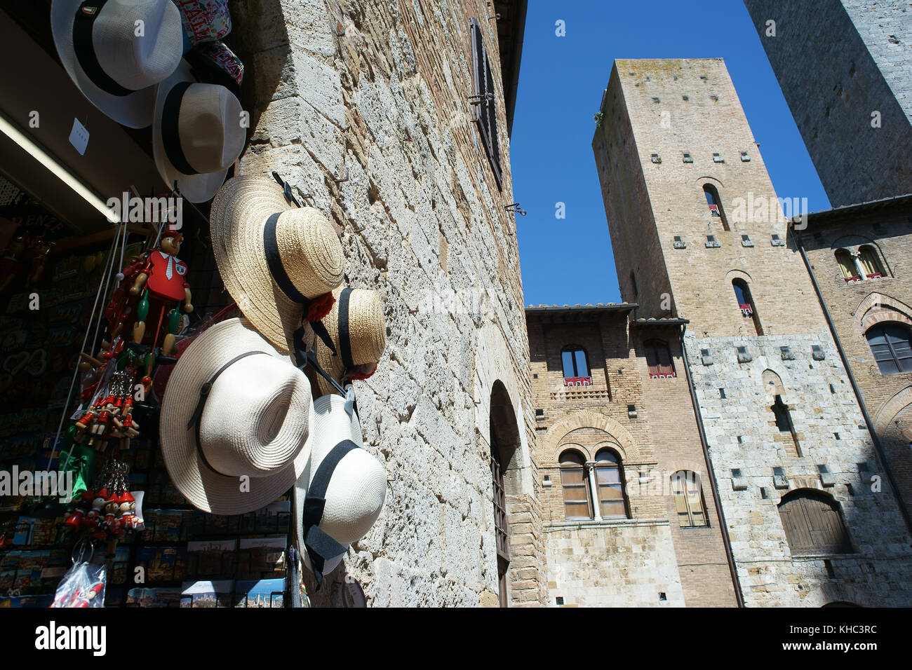 San Gimignano, collegiata e Torre Grossa, Siena, Toskana, street scene Stockfoto