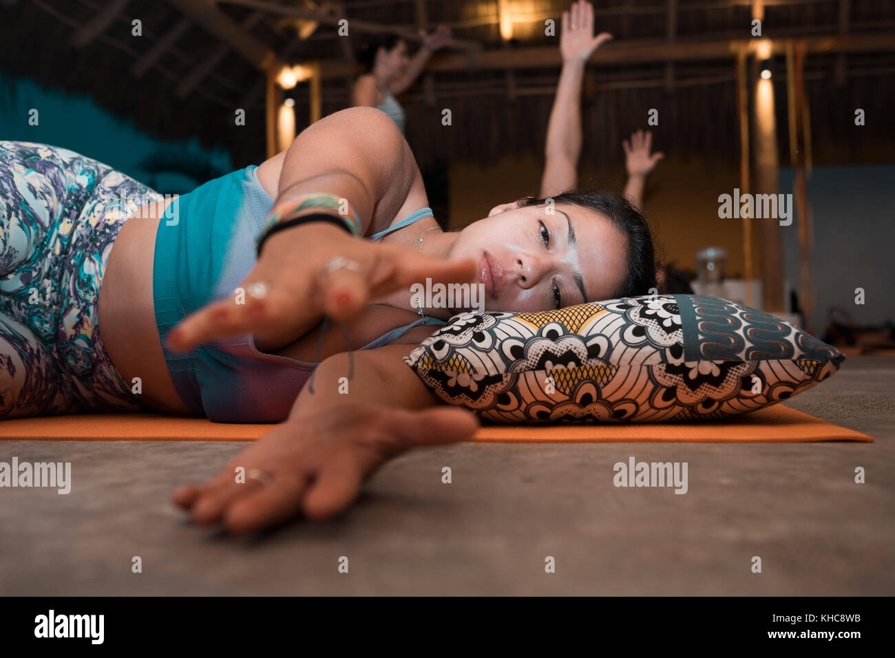 Menschen meditieren und Yoga. Yoga Retreat - mismaloya Puerto Vallarta, Mexiko Stockfoto