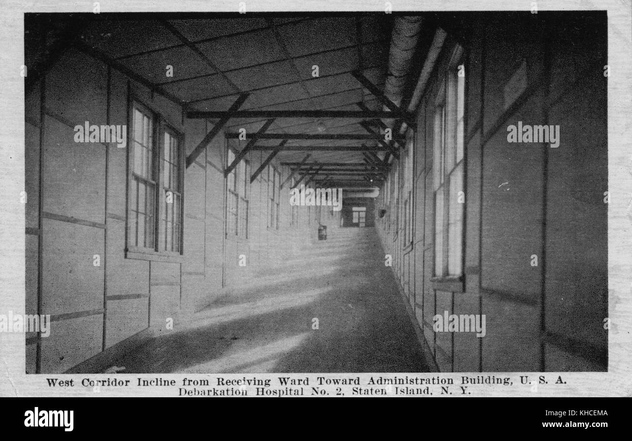 Ein Foto vom Entbarkation Hospital No 2, das Bild zeigt die Steigung, die von der Empfangsstation zum Verwaltungsgebäude führte, das Krankenhaus wurde zur Behandlung von Soldaten verwendet, die aus dem Krieg zurückkehrten, Staten Island, NY, 1900. Aus der New York Public Library. Stockfoto
