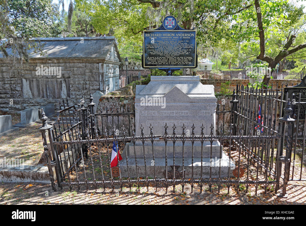 BEAUFORT, SOUTH CAROLINA – 16. APRIL 2017: Das Grab von Richard Heron Anderson, Generalleutnant in den Konföderierten Staaten von Amerika, in der Kirche Stockfoto