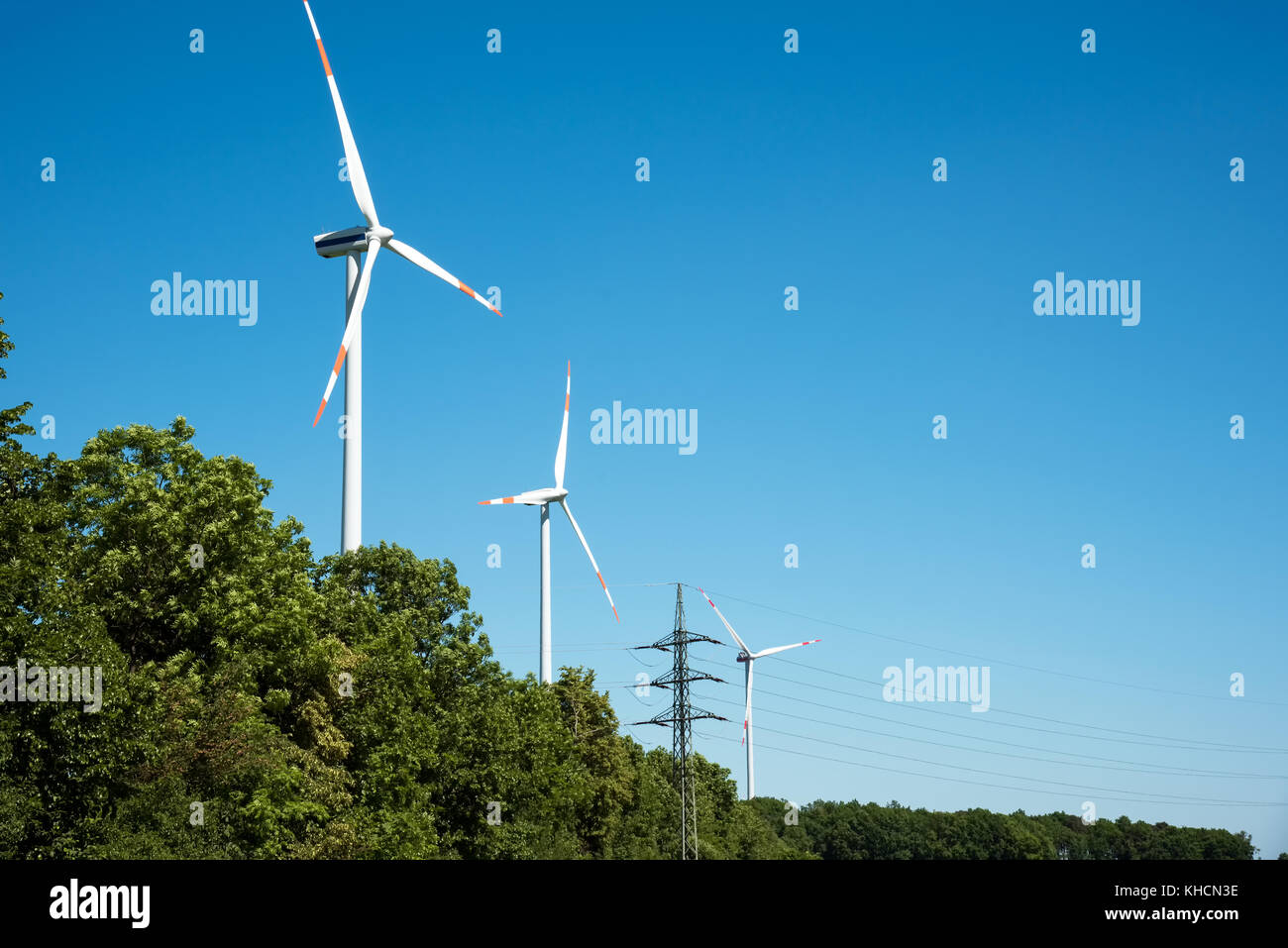 Windkraft Pflanzen und Bäume in Deutschland gesehen Stockfoto