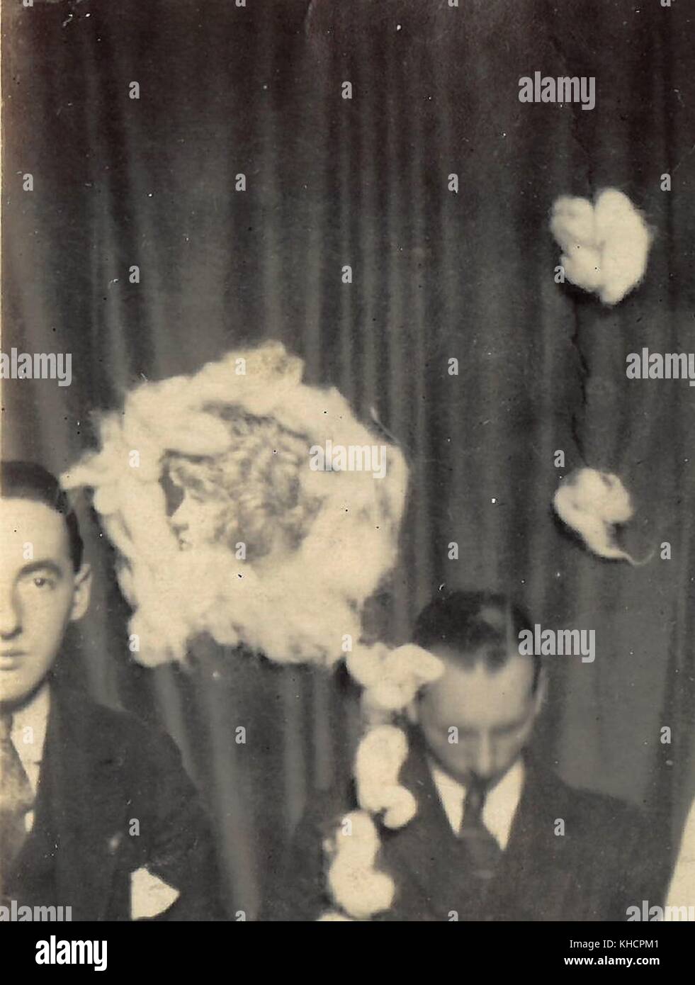 Falconer Brothers Spiritualist Photo mit 'Ectoplasm', 1920er Stockfoto