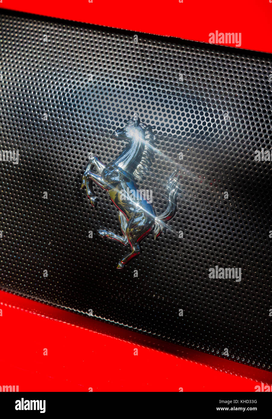 Ferrari-Emblem des Pferdes auf dem Ferrari-Auto Stockfoto