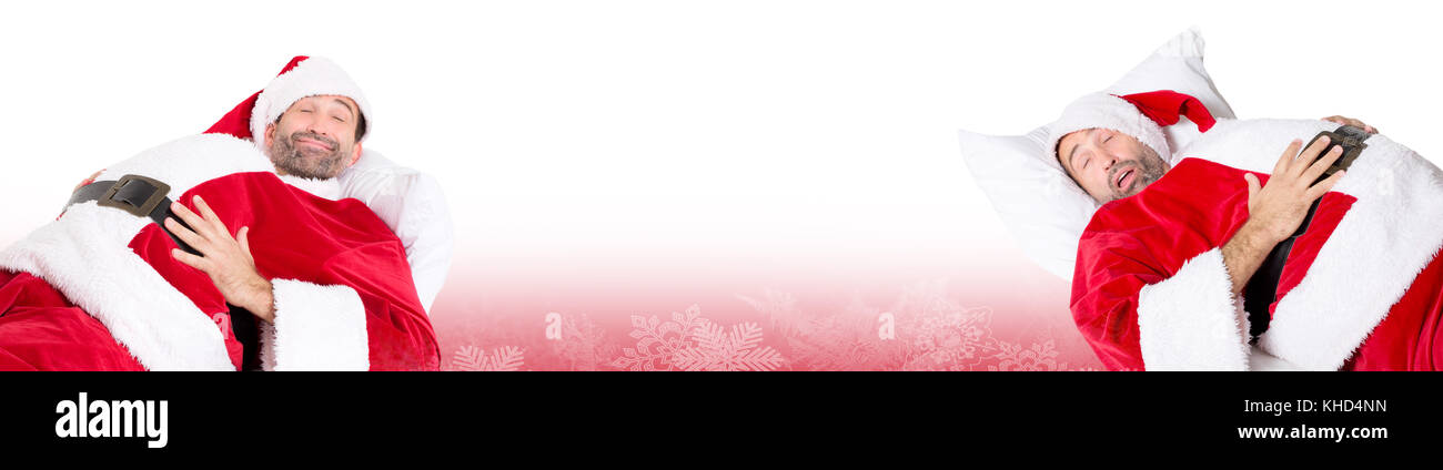 Funny fat man im Weihnachtsmann Outfit schlafen Stockfoto