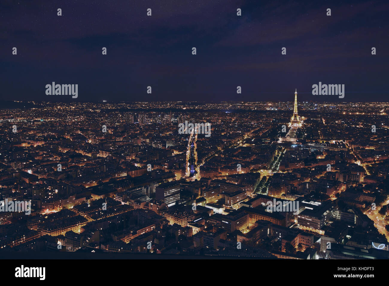 Paris, Frankreich, 29. August 2015: schöne Nacht Panorama Luftbild von Paris und beleuchteten Eiffelturm, city lights Stockfoto