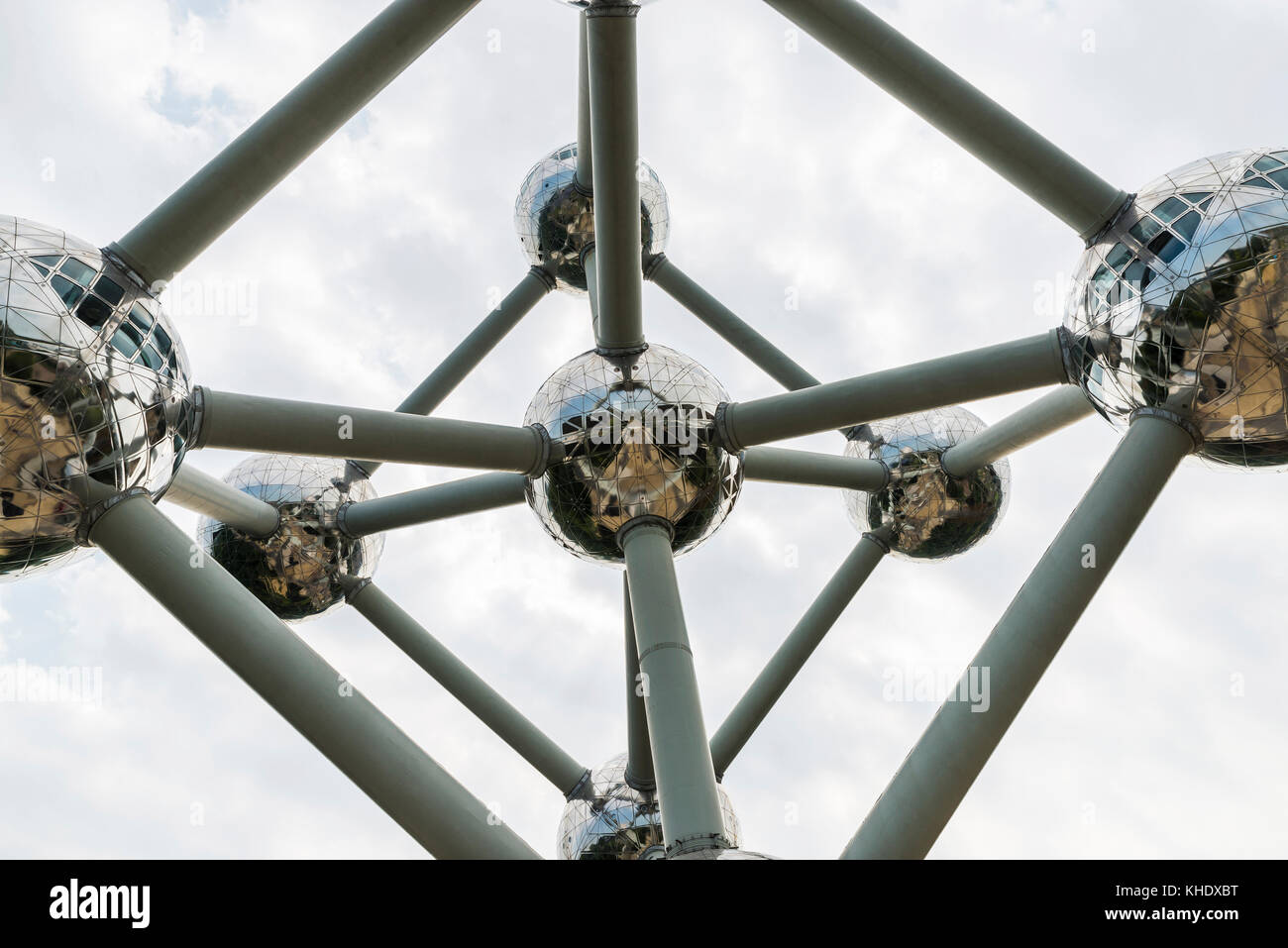 Brüssel, Belgien - 27 August 2017: Atomium, berühmten Struktur in Form eines Atoms, in das Messegelände in Brüssel, Belgien Stockfoto