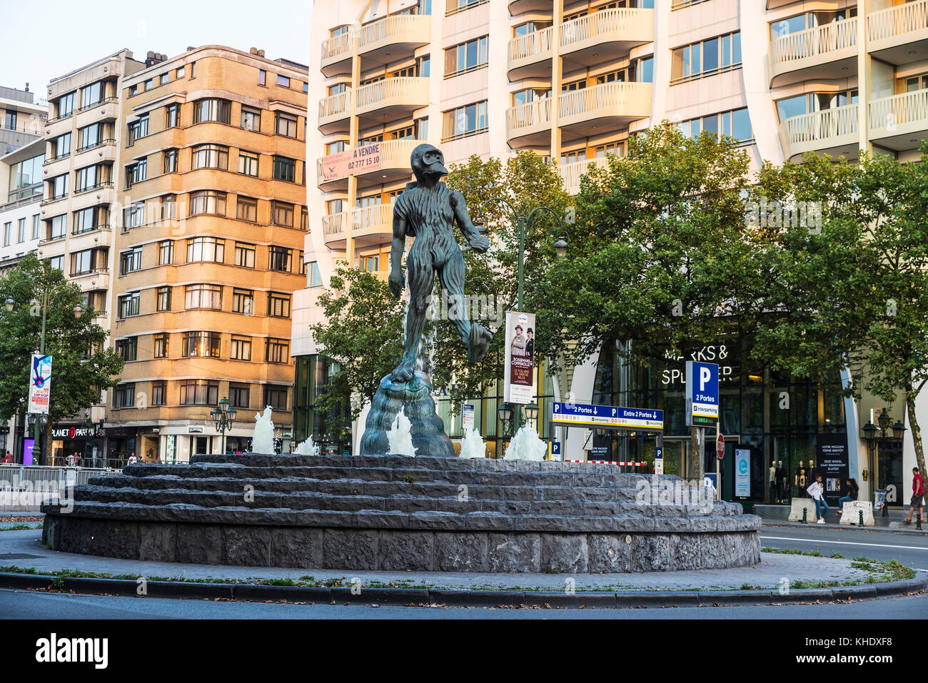 Brüssel, Belgien - 27 August 2017: Abstract Statue eines Tauchers im Zentrum von Brüssel, Belgien Stockfoto