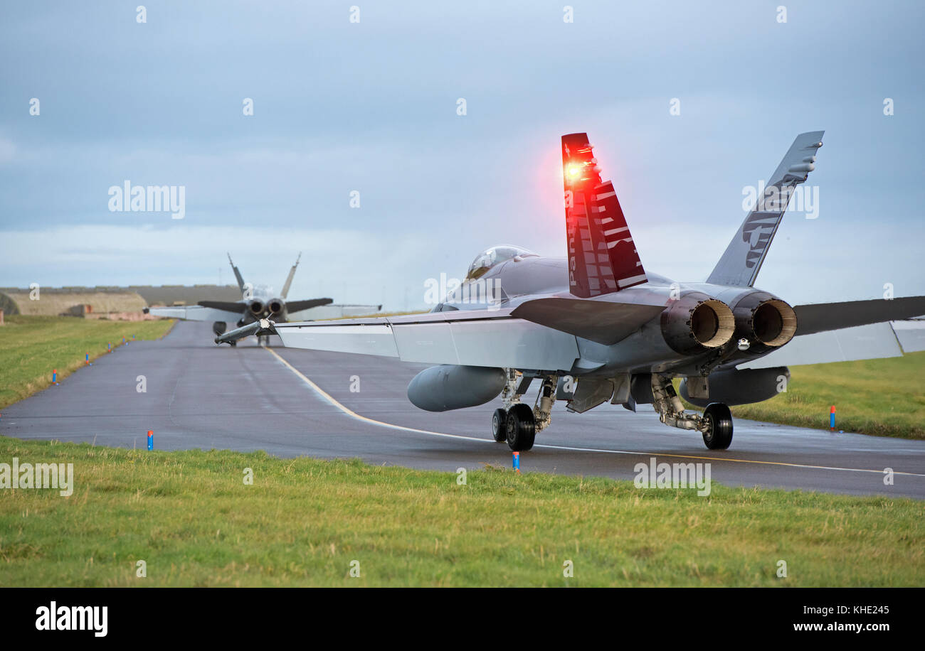 Swiss Air Force F/A 18 E Hornissen zu RAF Lossiemouth, Schottland für vier Wochen im November 2017 bereitgestellt. Stockfoto