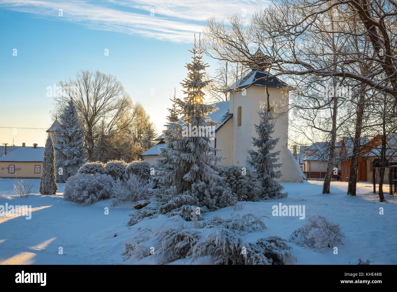 Winter in europäischen Dorf. Neues Jahr, Weihnachten Stockfoto