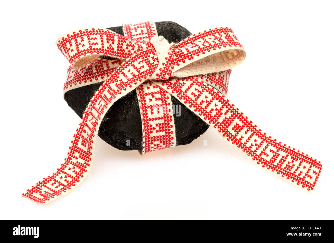 Ein Stück Kohle verpackt für ein Weihnachtsgeschenk Stockfoto
