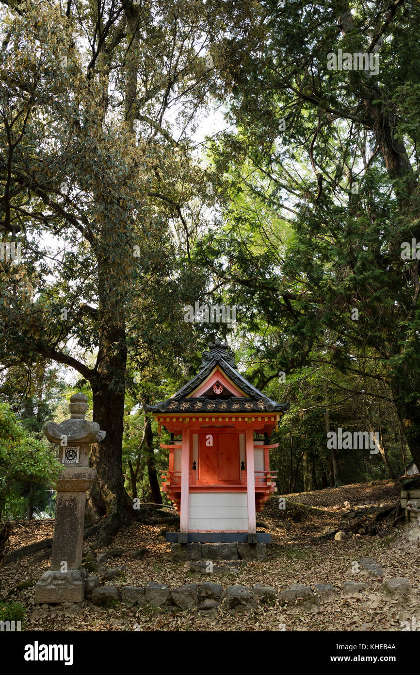 Nara/Japan, 31. Mai 2017: Shinto Schrein in der kasugayama Urwald, eingetragen in die Liste der UNESCO-Welterbestätten als Teil der historischen Mo Stockfoto