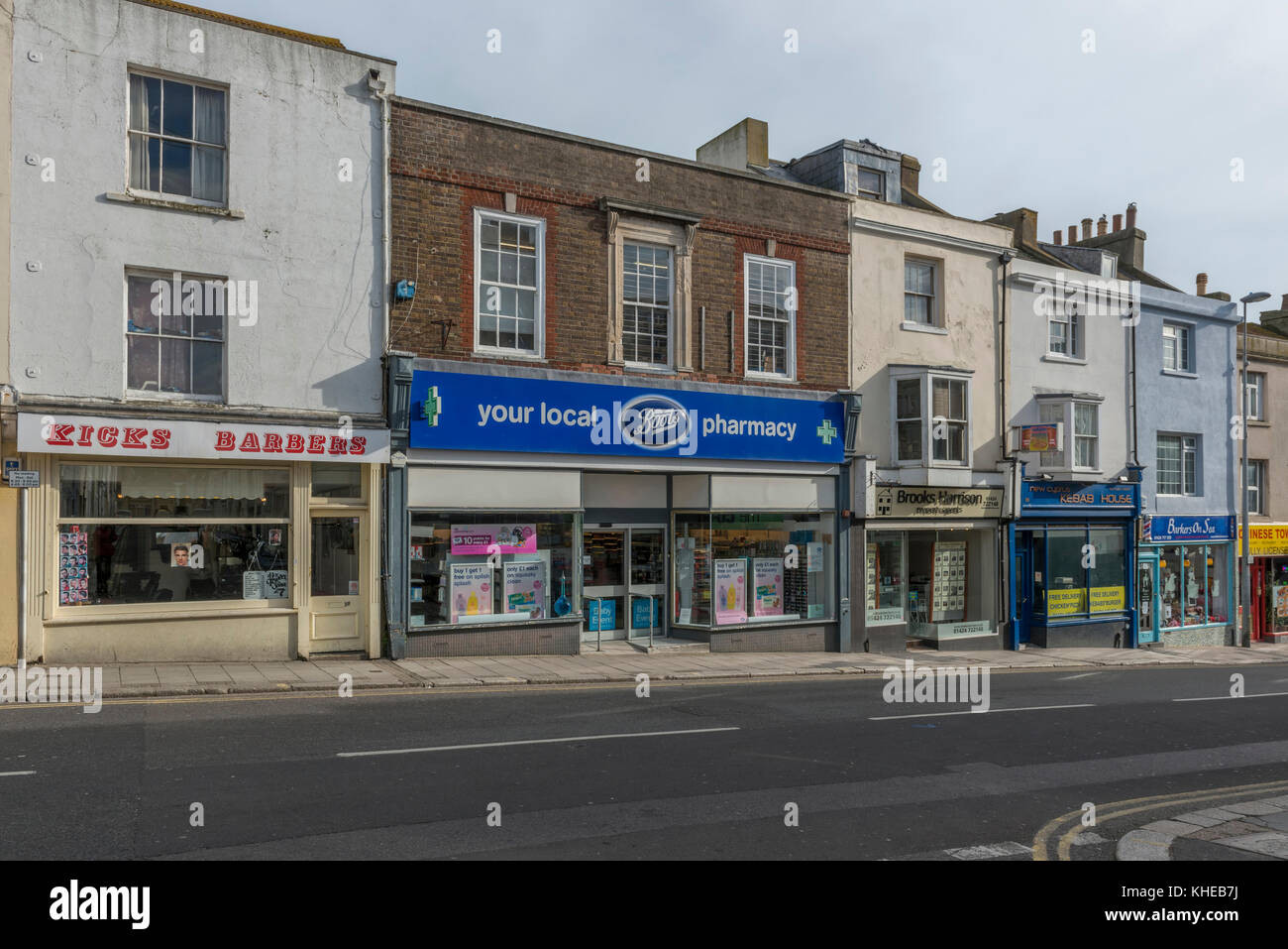 Run down Shopping Street, St Leonards, Hastings, East Sussex, England, Großbritannien Stockfoto