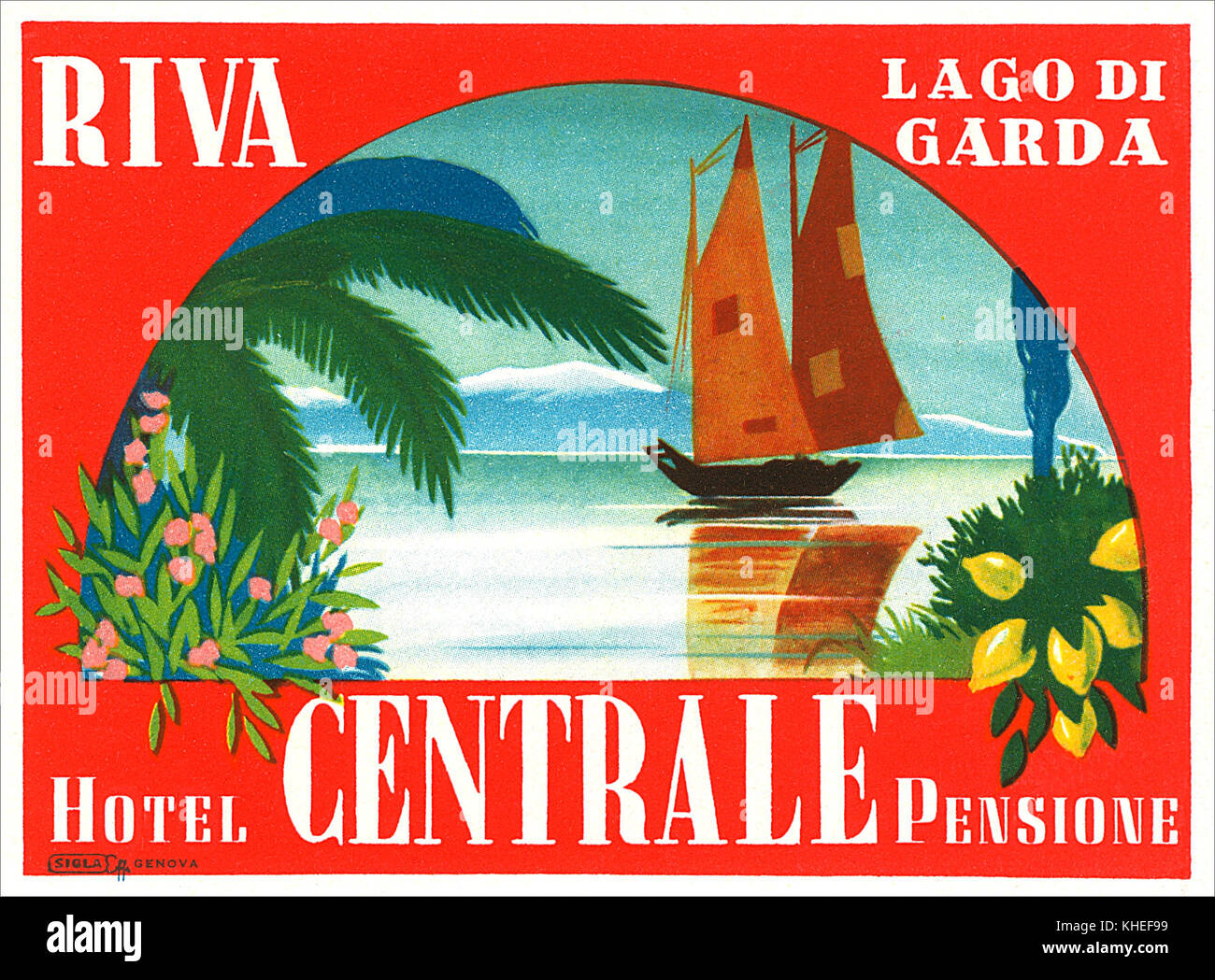Vintage Gepäckanhänger für das Hotel Centrale Pensione in Riva La Garda am Ufer des Gardasees, Italien. Jetzt als Hotel Centrale bekannt. Stockfoto