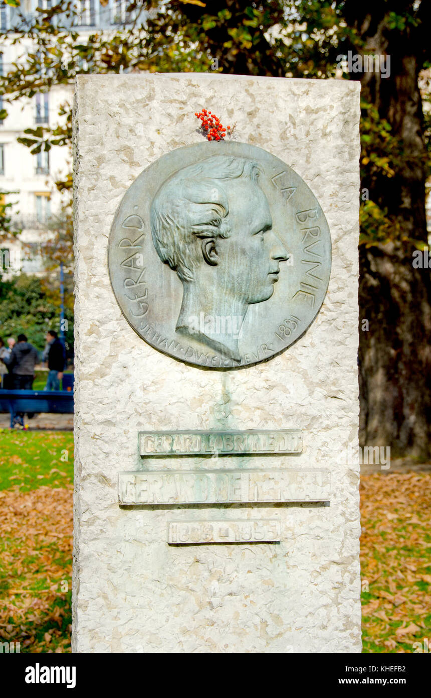 Paris, Frankreich. Jardin du Luxembourg (6. Arr) Denkmal für Gerard Labrunie, bekannt als Gérard de Nerval (1808-55) französischer Romantiker, Dichter und Essayist Stockfoto