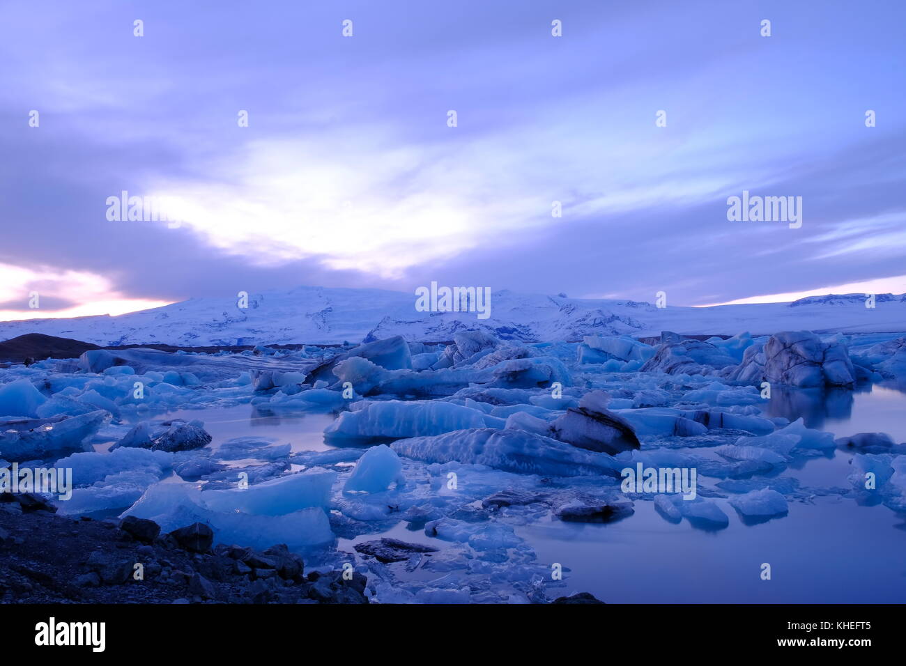 Ein Sonnenuntergang im Vatnajökull Gletscher Stockfoto